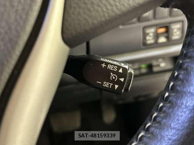 Toyota VOXY HYBRID 2014-07 7394593-12
