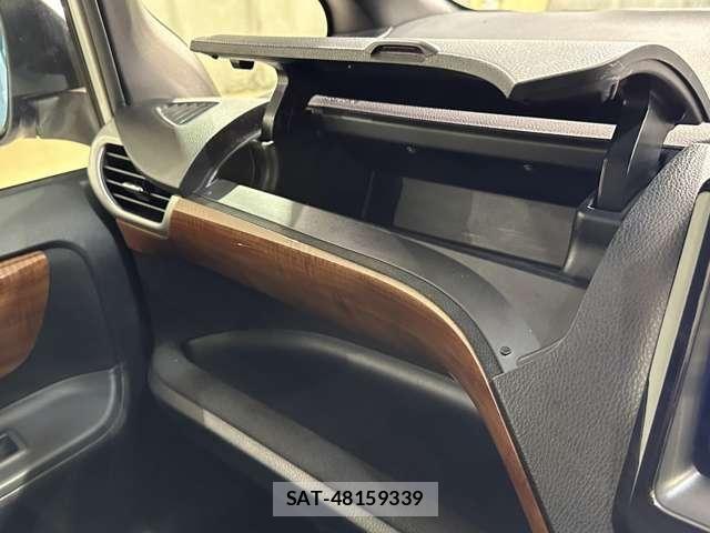 Toyota VOXY HYBRID 2014-07 7394593-28