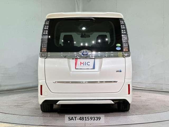 Toyota VOXY HYBRID 2014-07 7394593-5