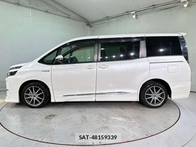 Toyota VOXY HYBRID 2014-07 7394593-7