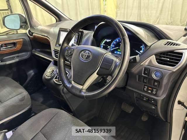 Toyota VOXY HYBRID 2014-07 7394593-8
