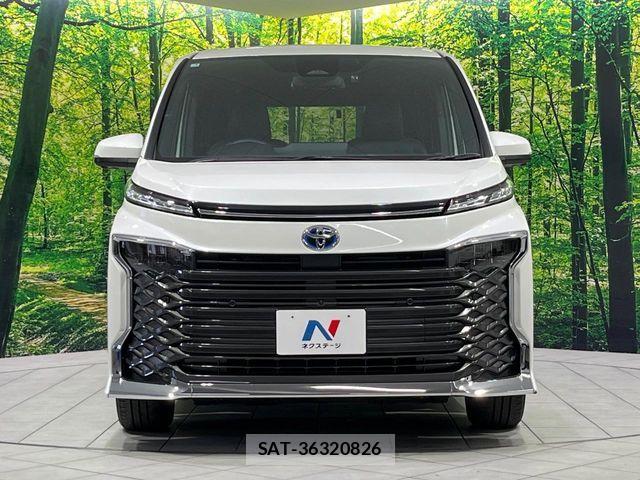 Toyota VOXY HYBRID 2023-10 7393652-15