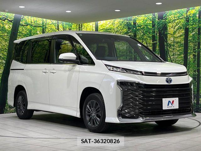 Toyota VOXY HYBRID 2023-10 7393652-17