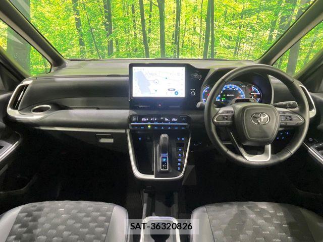 Toyota VOXY HYBRID 2023-10 7393652-1