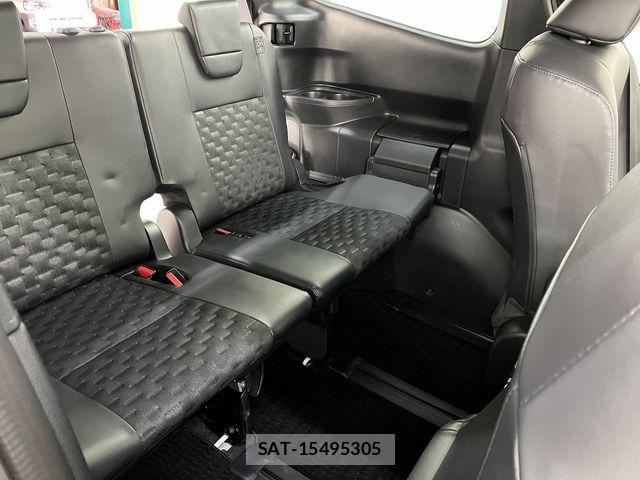 Toyota VOXY HYBRID 2023-05 7394595-11