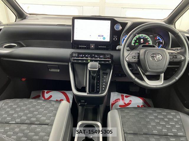 Toyota VOXY HYBRID 2023-05 7394595-14