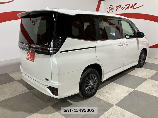 Toyota VOXY HYBRID 2023-05 7394595-26