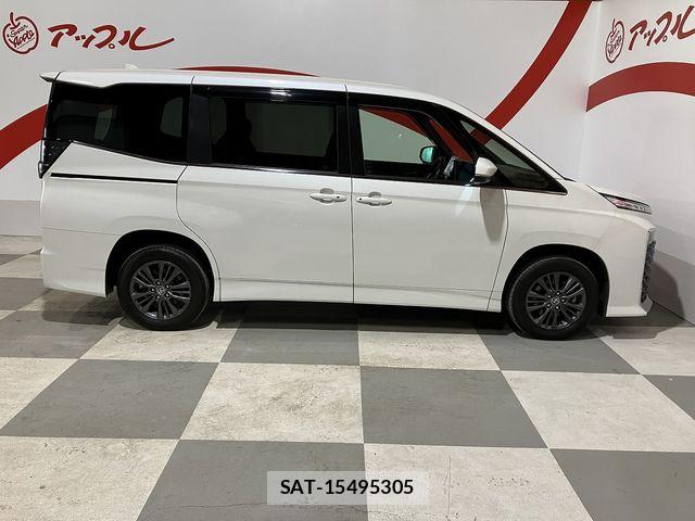 Toyota VOXY HYBRID 2023-05 7394595-4