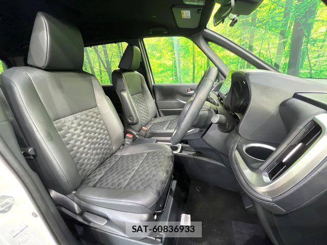 Toyota VOXY HYBRID 2025-10 7458513-8
