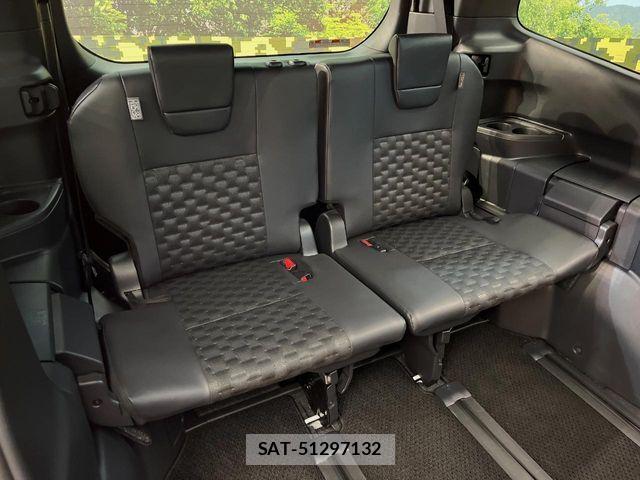 Toyota VOXY HYBRID 2025-10 7458512-11