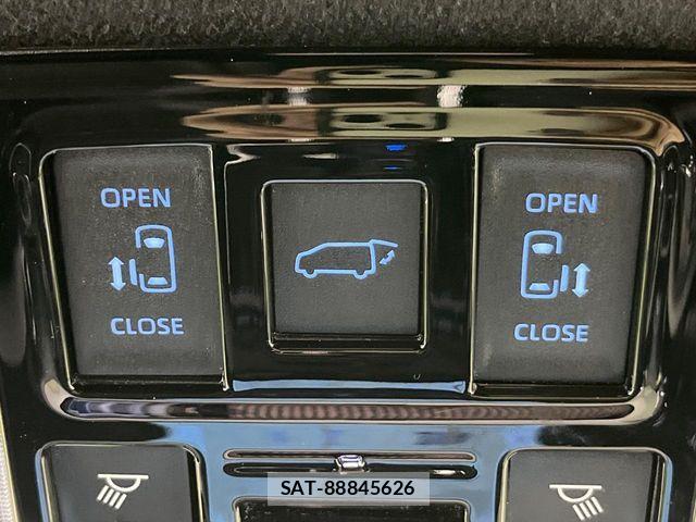 Toyota VOXY HYBRID 2025-03 7620943-5
