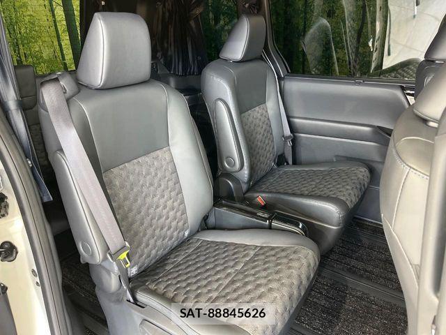 Toyota VOXY HYBRID 2025-03 7620943-8