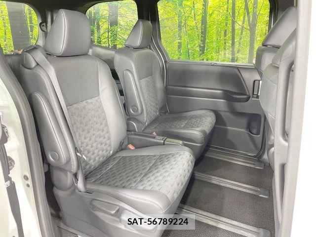 Toyota VOXY HYBRID 2025-10 7620942-9