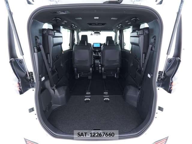 Toyota VOXY HYBRID 2025-10 7620938-10