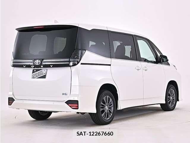 Toyota VOXY HYBRID 2025-10 7620938-18