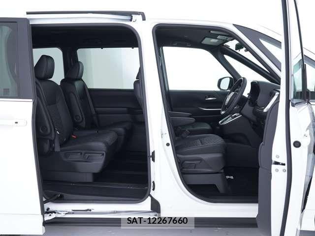 Toyota VOXY HYBRID 2025-10 7620938-19