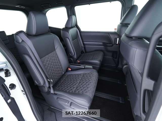 Toyota VOXY HYBRID 2025-10 7620938-7