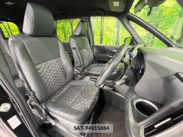 Toyota VOXY HYBRID 2023-07 7620944-9