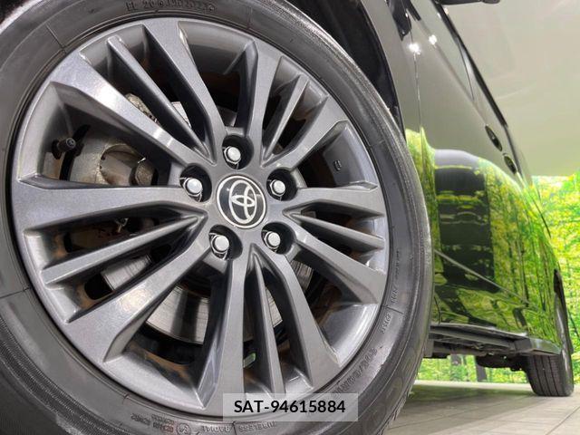 Toyota VOXY HYBRID 2023-07 7620944-14