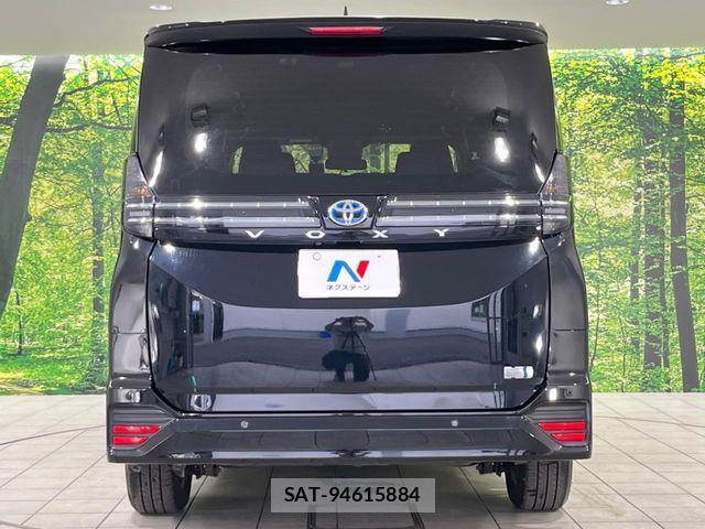 Toyota VOXY HYBRID 2023-07 7620944-16