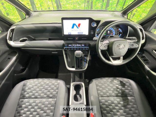 Toyota VOXY HYBRID 2023-07 7620944-1