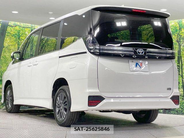 Toyota VOXY HYBRID 2025-10 7620941-18
