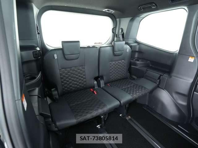 Toyota VOXY HYBRID 2025-10 7620939-8