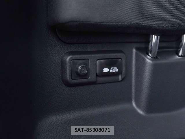Toyota VOXY HYBRID 2025-10 7730090-4