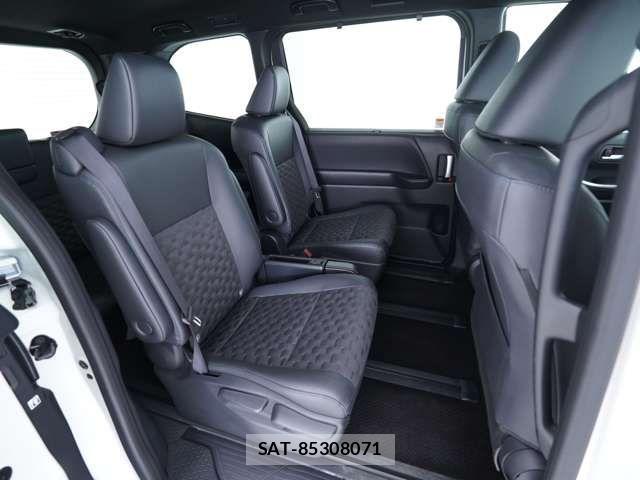 Toyota VOXY HYBRID 2025-10 7730090-7