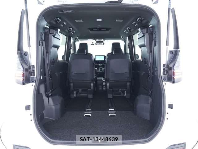 Toyota VOXY HYBRID 2025-10 7730082-10