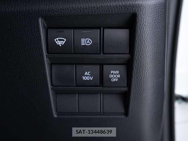 Toyota VOXY HYBRID 2025-10 7730082-13