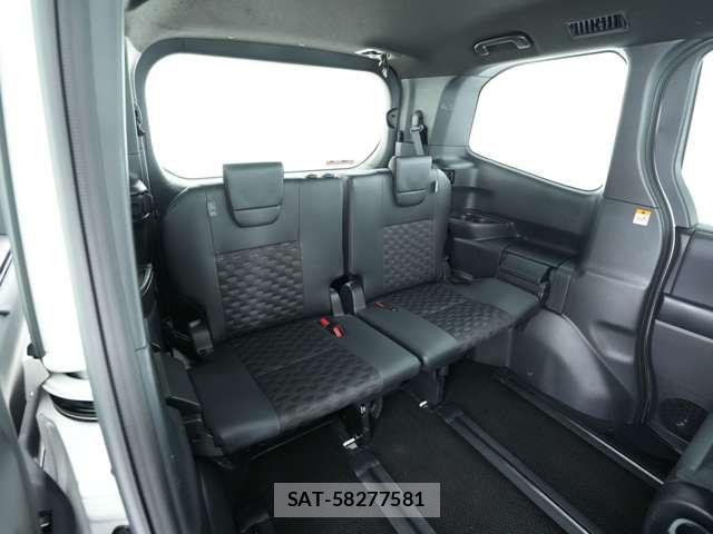Toyota VOXY HYBRID 2025-10 7730083-8