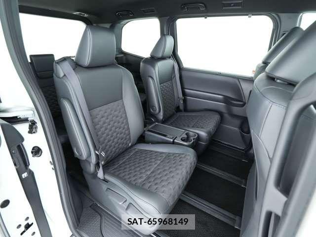 Toyota VOXY HYBRID 2025-10 7730092-7