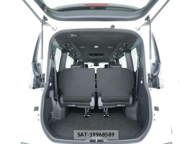 Toyota VOXY HYBRID 2025-10 7730078-9