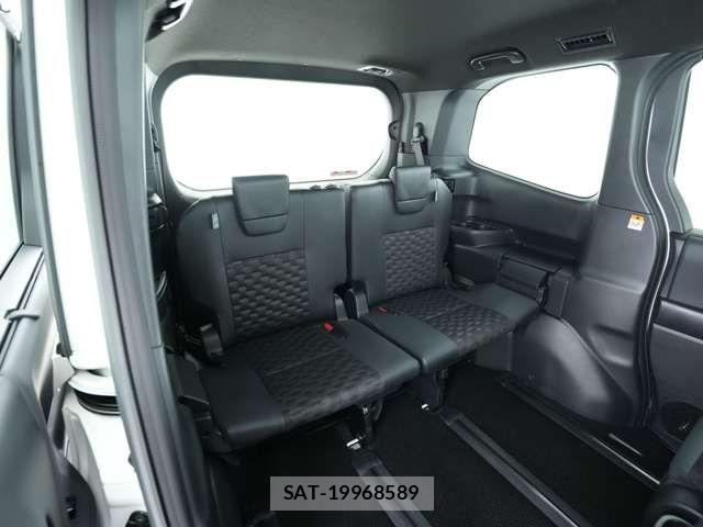 Toyota VOXY HYBRID 2025-10 7730078-8