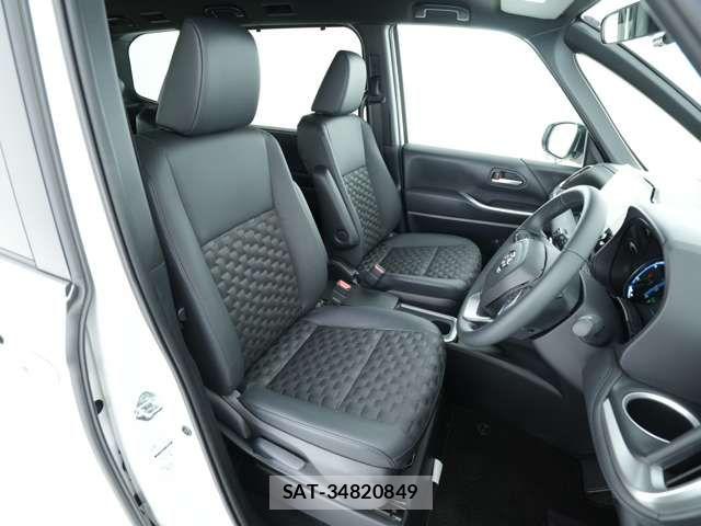 Toyota VOXY HYBRID 2025-10 7730077-6