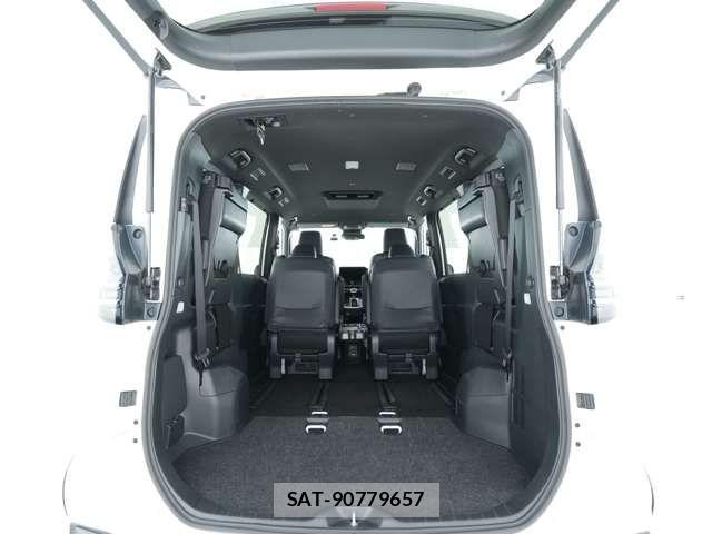 Toyota VOXY HYBRID 2025-10 7730079-10