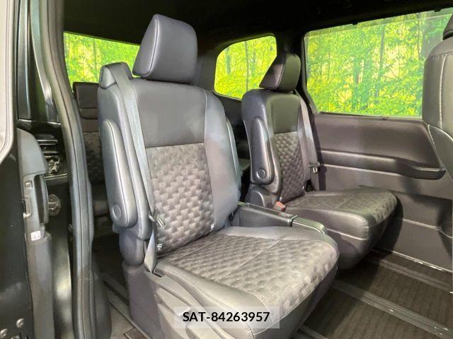 Toyota VOXY HYBRID 2024-01 7730094-9