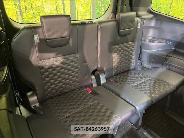 Toyota VOXY HYBRID 2024-01 7730094-10