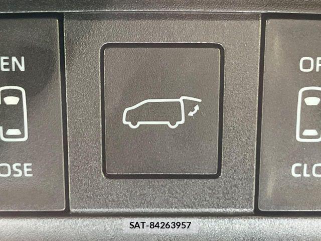 Toyota VOXY HYBRID 2024-01 7730094-6