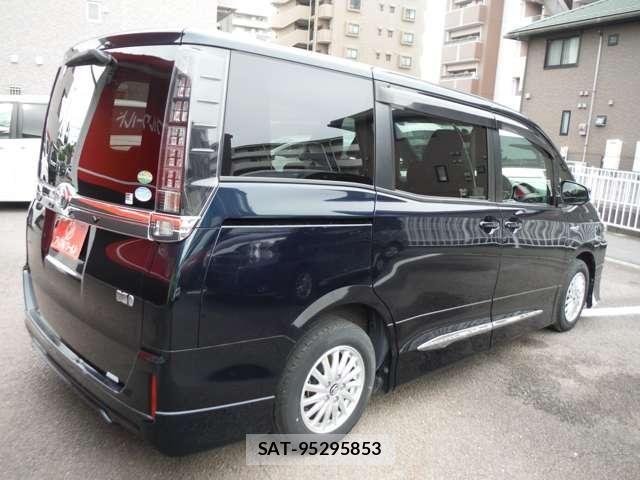 Toyota VOXY HYBRID 2015-05 7730096-9