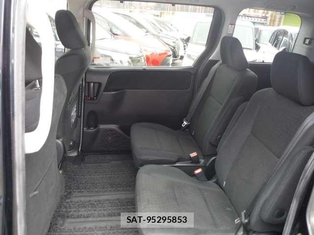 Toyota VOXY HYBRID 2015-05 7730096-12