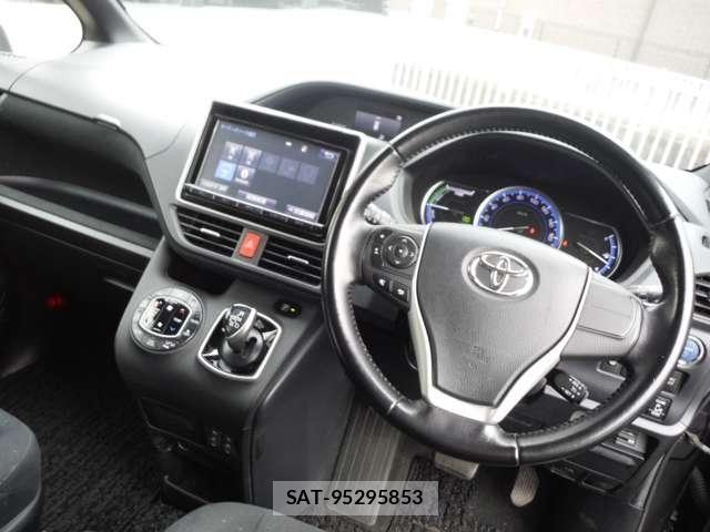 Toyota VOXY HYBRID 2015-05 7730096-17