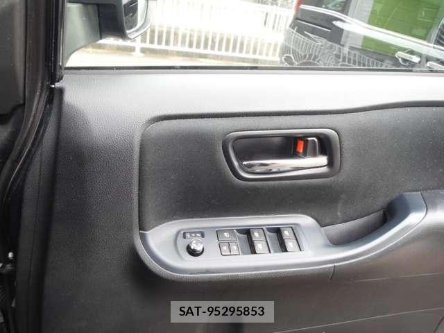 Toyota VOXY HYBRID 2015-05 7730096-24