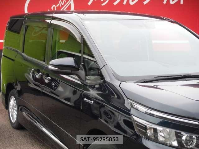 Toyota VOXY HYBRID 2015-05 7730096-2
