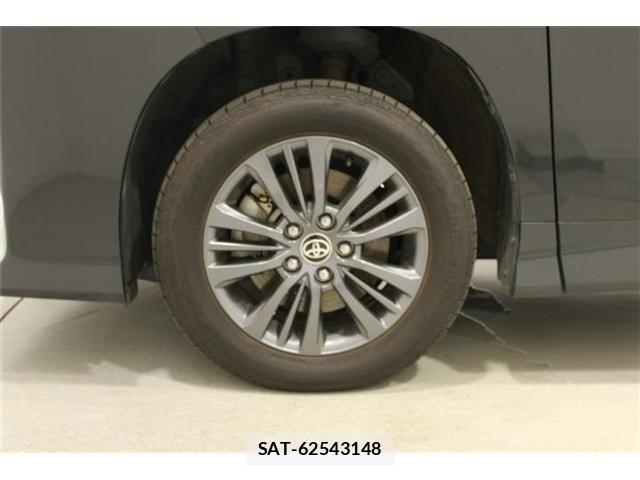 Toyota VOXY HYBRID 2023-02 7730095-24