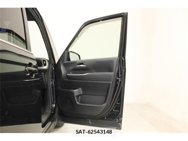 Toyota VOXY HYBRID 2023-02 7730095-28
