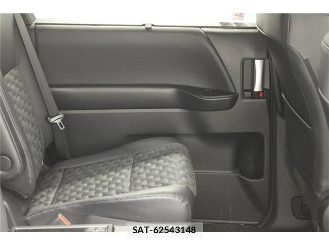 Toyota VOXY HYBRID 2023-02 7730095-29