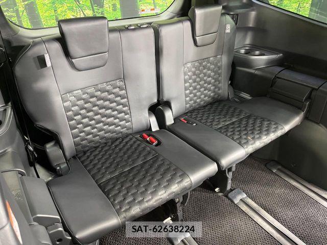 Toyota VOXY HYBRID 2025-10 7790007-9