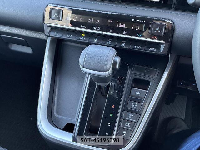 Toyota VOXY HYBRID 2024-09 7790006-9